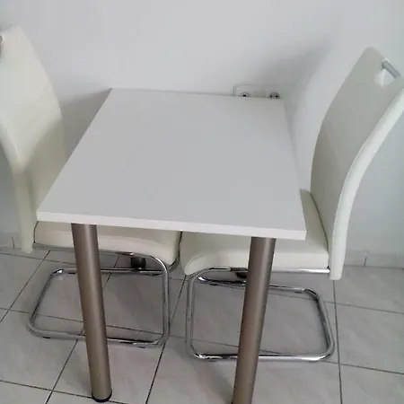 1 Apartment